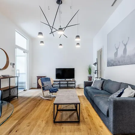 Lovely Loft With Parking By Easybnb Premium